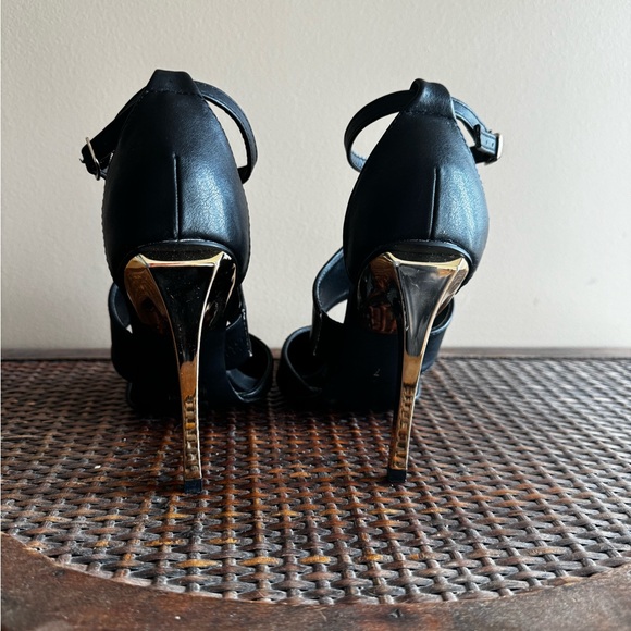 Black and gold high heels - Picture 4 of 4